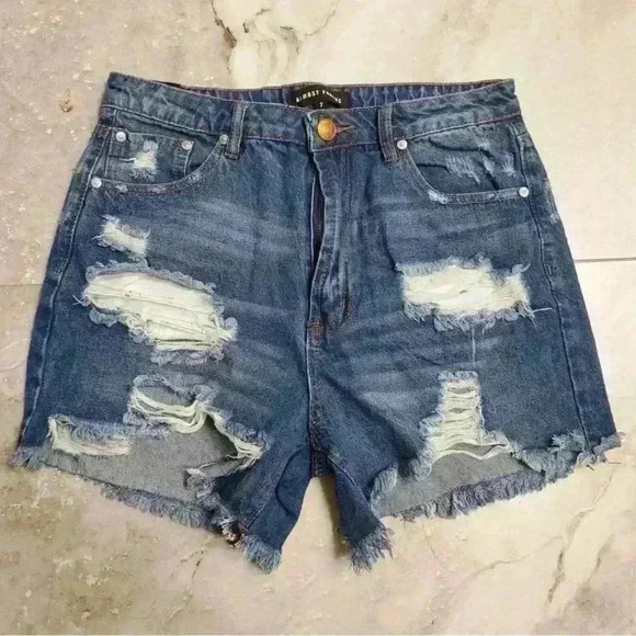 Almost famous boyfriend distressed high rise denim shorts  size 5 - Picture 1 of 2
